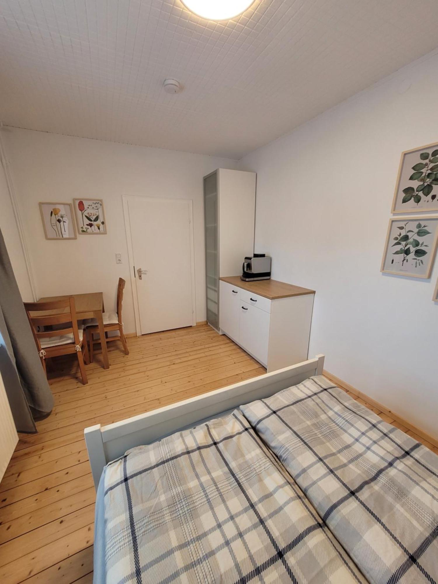 Ruhige, Kleine Unterkunft In Weyhe, Naehe Bremen Екстериор снимка